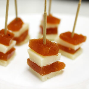 Brocheta queso y membrillo